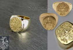 Signet Rings with coat of arms carving in gold are carved "for sealing" or as flat carving "for reading". With a sealable engraving, the coat of arms is deepened plastically and engraved mirror-inverted into the signet ring. With a flat engraving, only the outlines of the coat of arms or monogram are engraved into the rings for reading. Signet Rings with coat of arms carving in gold are carved "for sealing" or as flat carving "for reading". With a sealable engraving, the coat of arms is deepened plastically and engraved mirror-inverted into the signet ring. With a flat engraving, only the outlines of the coat of arms or monogram are engraved into the rings for reading.