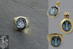 Hunting coat of arms as relief engraving in sardonyx. The coat of arms in relief engraving is often worn as a pendant. Hunting coat of arms as relief engraving in sardonyx. The coat of arms in relief engraving is often worn as a pendant.